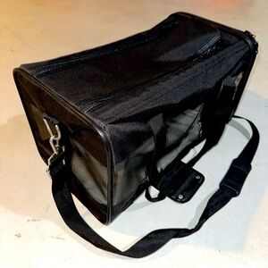 Cat (small pet) soft carrier - barely used